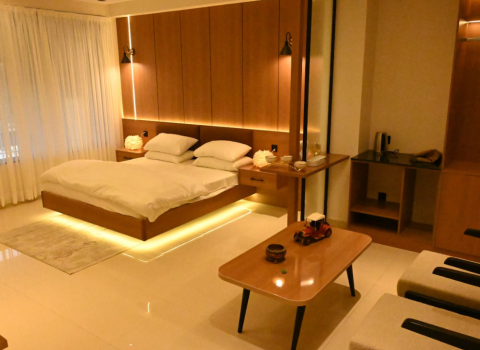 Executive Jacuzzi Suite