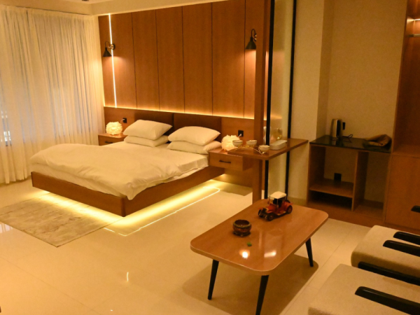 Executive Jacuzzi Suite